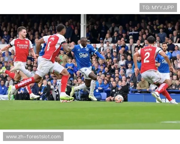 阿什拉夫与格林伍德闪耀赛场 成球队制胜关键力量